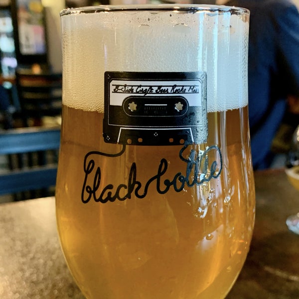 Foto tirada no(a) Black Bottle Brewery por M S. em 9/22/2021
