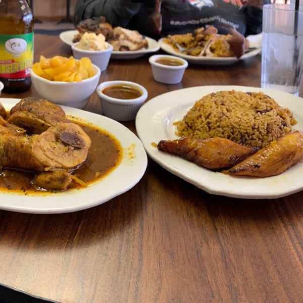 Photo taken at Garifuna Flava - A Taste of Belize by Alonda S. on 11/24/2019