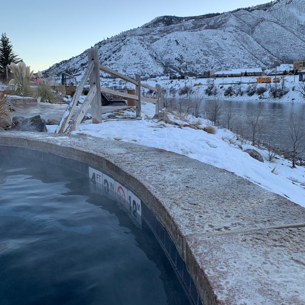 Photo prise au Iron Mountain Hot Springs par Yazeed ⚜️ le1/4/2019