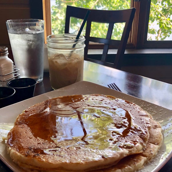 8/9/2018 tarihinde Mindy K.ziyaretçi tarafından The Breakfast Club, Etc'de çekilen fotoğraf