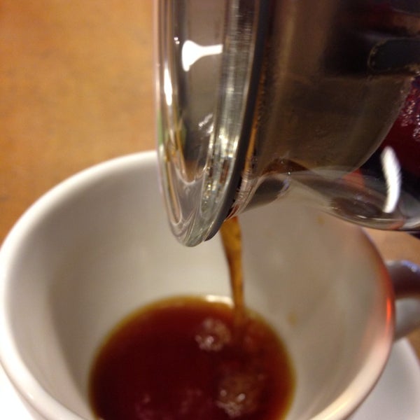 11/16/2013 tarihinde Aaron T.ziyaretçi tarafından Alabaster Coffee Roaster &amp; Tea Co.'de çekilen fotoğraf