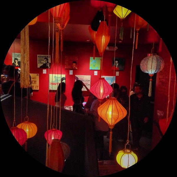 10/4/2013 tarihinde Benjamin J.ziyaretçi tarafından Tatu Asian Restaurant &amp; Lounge'de çekilen fotoğraf