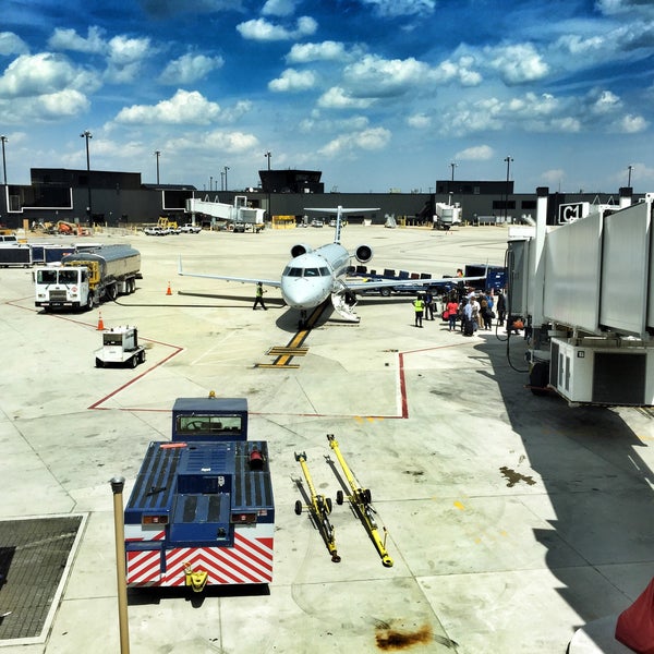 Foto tirada no(a) Baltimore/Washington International Thurgood Marshall Airport (BWI) por Benjamin J. em 5/12/2015