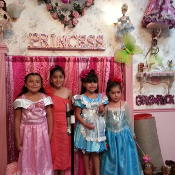 Photos At Olivia S Dollhouse Tearoom General Entertainment