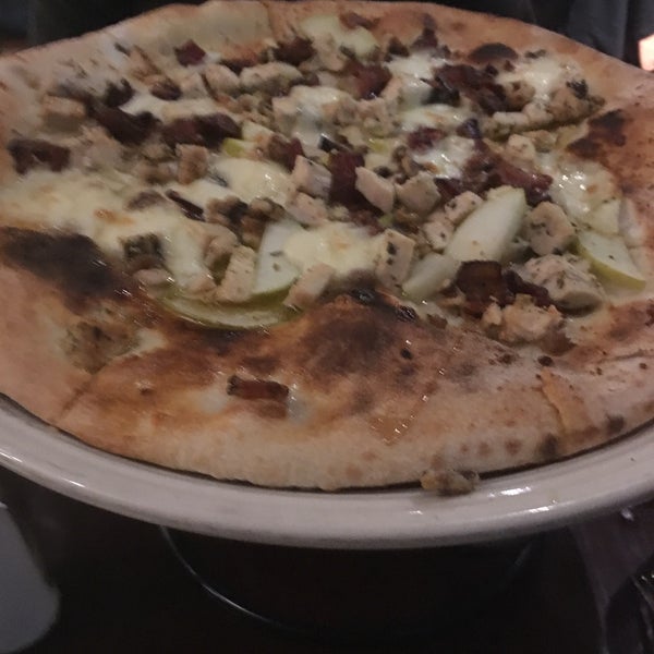 900 Degrees Wood fired pizzeria (Now Closed) Pizzeria in Epping