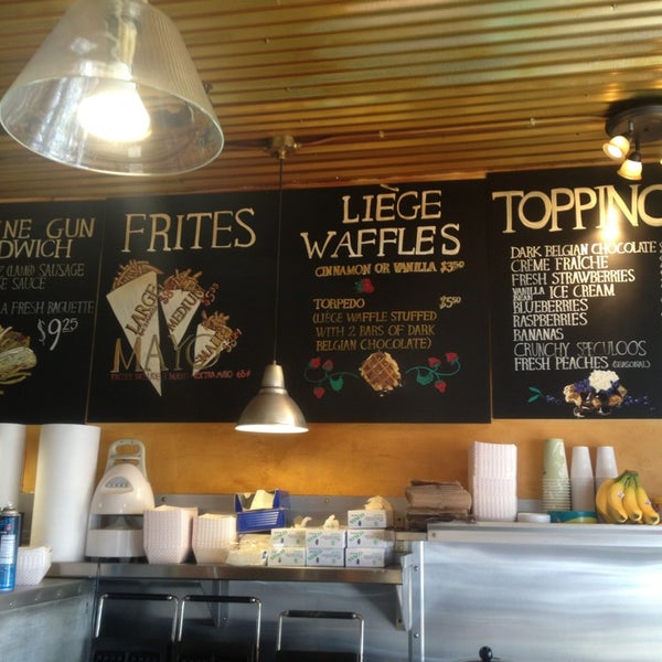 2/2/2013 tarihinde Christof D.ziyaretçi tarafından Bruges Waffles &amp; Frites'de çekilen fotoğraf