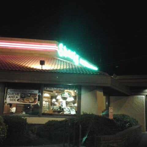 Photo taken at Shari&#39;s Cafe and Pies by Roxy C. on 3/29/2013