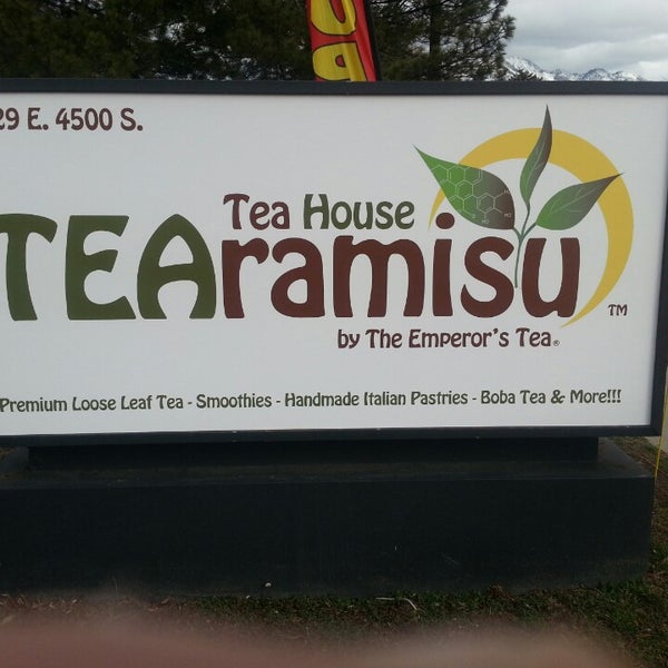 2/11/2014にM.C. R.がTEAramisu by The Emperor&#39;s Teaで撮った写真