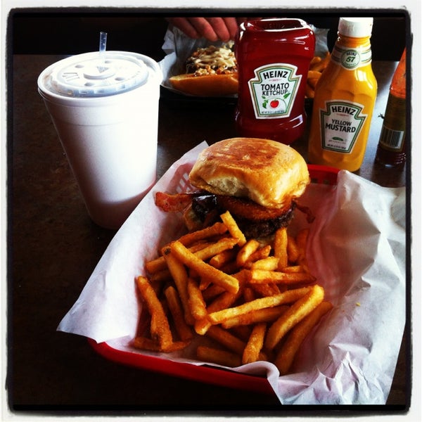 Photo taken at Moonie&#39;s Burger House - Anderson Mill by Bev on 2/2/2013