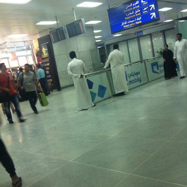 Foto tirada no(a) King Abdulaziz International Airport (JED) por KinĞ Ł๑ҝฮ༄࿐ em 4/24/2013