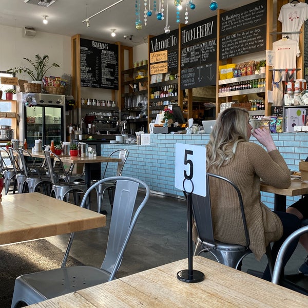 Foto tirada no(a) Huckleberry Cafe &amp; Bakery por SARA em 12/11/2019