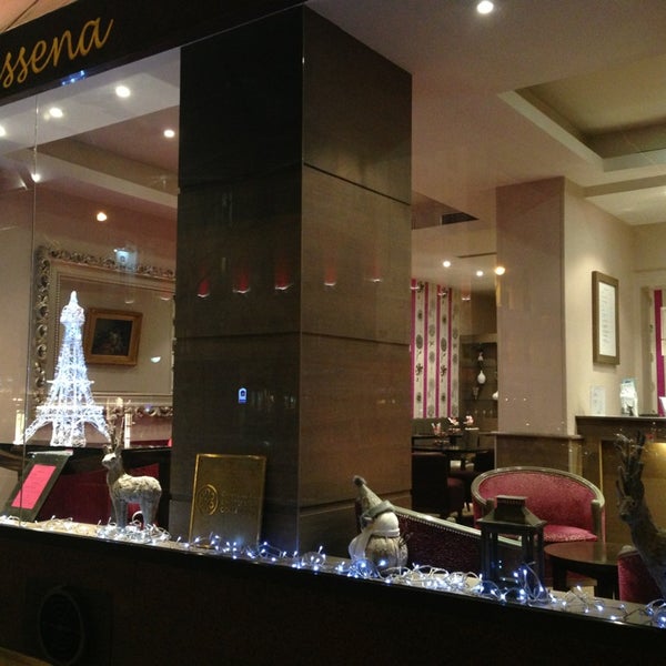 Foto diambil di Hôtel Massena oleh bun pada 1/2/2014