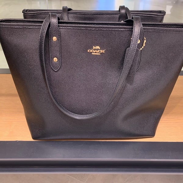 COACH Outlet Fashion Accessories Store in Tung Chung