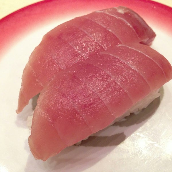 Photo taken at Genki Sushi by Scott🇭🇰🇨🇳🇹🇭🇨🇦 on 5/18/2014