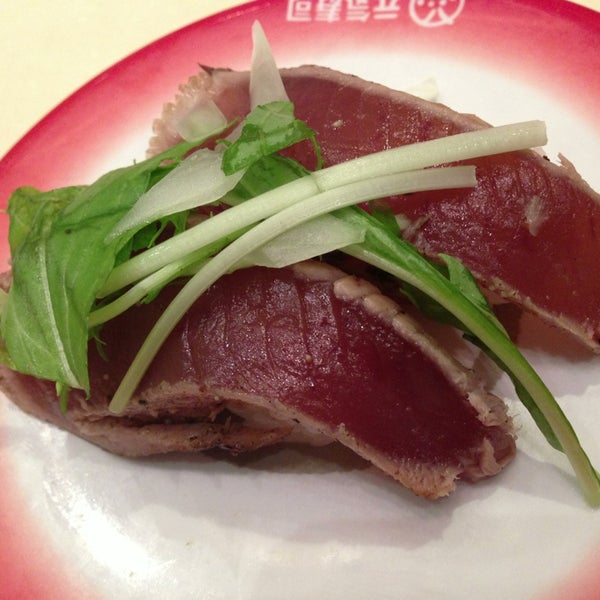 Photo taken at Genki Sushi by Scott🇭🇰🇨🇳🇹🇭🇨🇦 on 5/18/2014