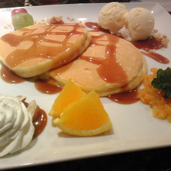 つきさむパンケーキ 金のスプーン Cafe