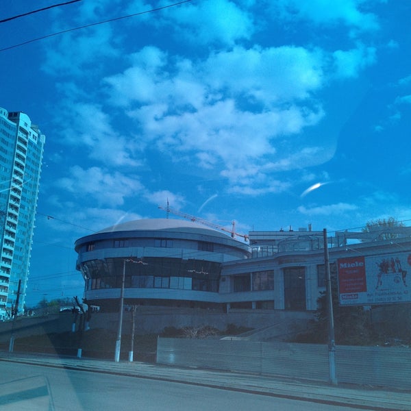 4/18/2013 tarihinde Алена Ш.ziyaretçi tarafından Галерея «Сади Перемоги»'de çekilen fotoğraf