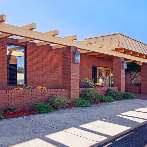 Photos at Griffin Leggett - Rest Hills Funeral Home and Memorial Park ...