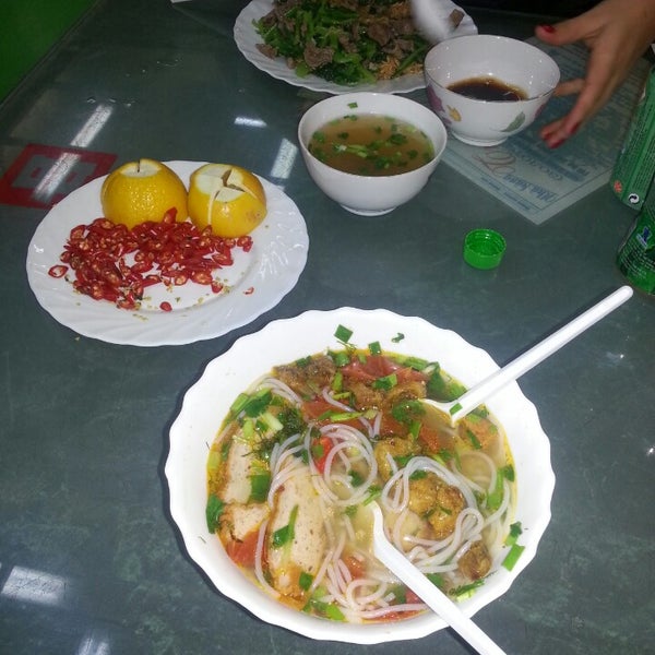 Лучшие вьетнамские рестораны. Лучшие вьетнамские рестораны. Кафе вьетнамской кухни. Вьетнамская кухня в москве. Ресторан веранда нячанг.