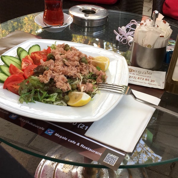 Foto tomada en Meşale Cafe &amp; Restaurant  por Simge el 9/7/2018