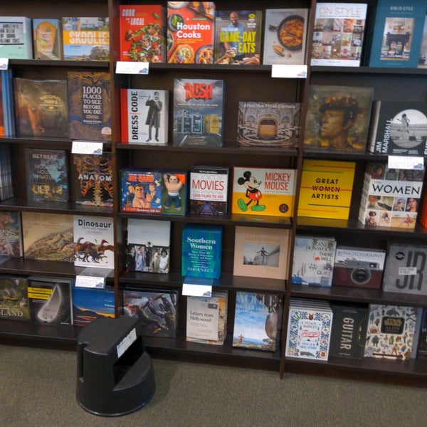 Photos At Barnes Noble Neartown Montrose 2030 W Gray St