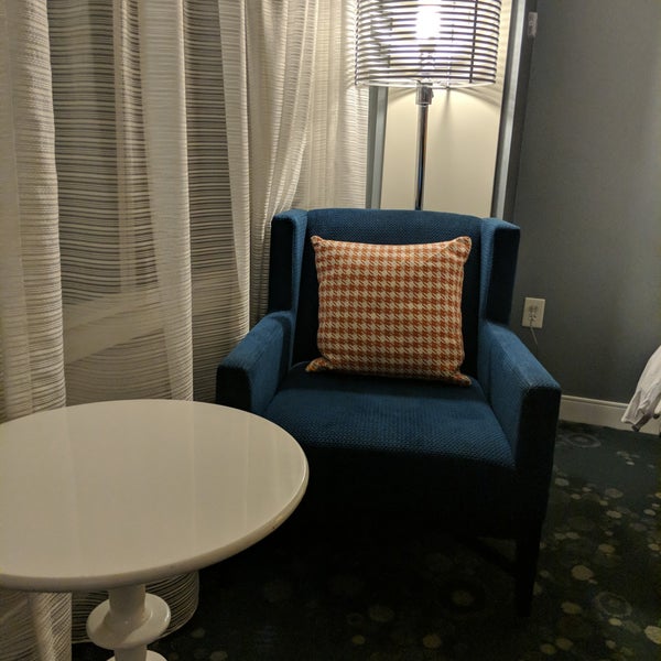 12/12/2018에 Justin S.님이 Renaissance Arlington Capital View Hotel에서 찍은 사진