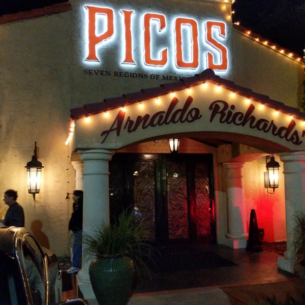 รูปภาพถ่ายที่ Picos Restaurant โดย Justin S. เมื่อ 11/26/2017