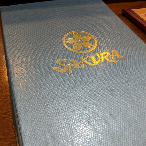 Foto tirada no(a) Sakura Japanese Steak, Seafood House &amp; Sushi Bar por Justin S. em 10/25/2018