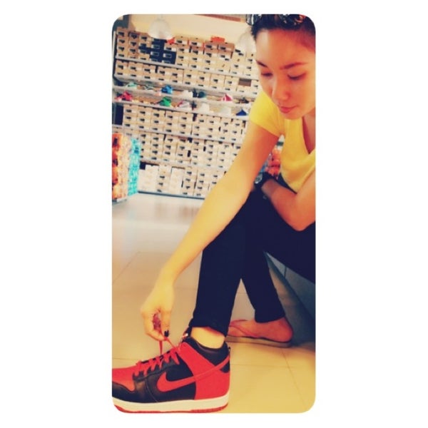 nike factory outlet alam sutera
