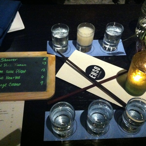 12/30/2012 tarihinde Greg A.ziyaretçi tarafından Enso Sushi &amp; Bar'de çekilen fotoğraf