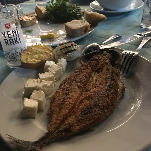 8/14/2018에 🎩🎓👔👟🕶⚡️İnsect61🎤🎺🎸🎧🎼🎬🚗🚗님이 Balıkçıdede Restaurant에서 찍은 사진