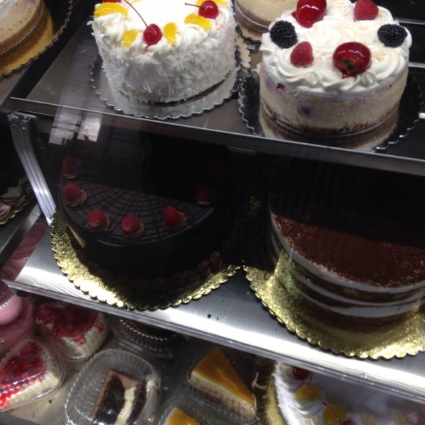 Tous les Jours / French Bakery and Wedding Cake shop, +1 469-814-0882, 3320 K Av