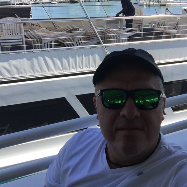 Photo taken at Island Queen Cruise by Jose Alfonso M. on 5/7/2016