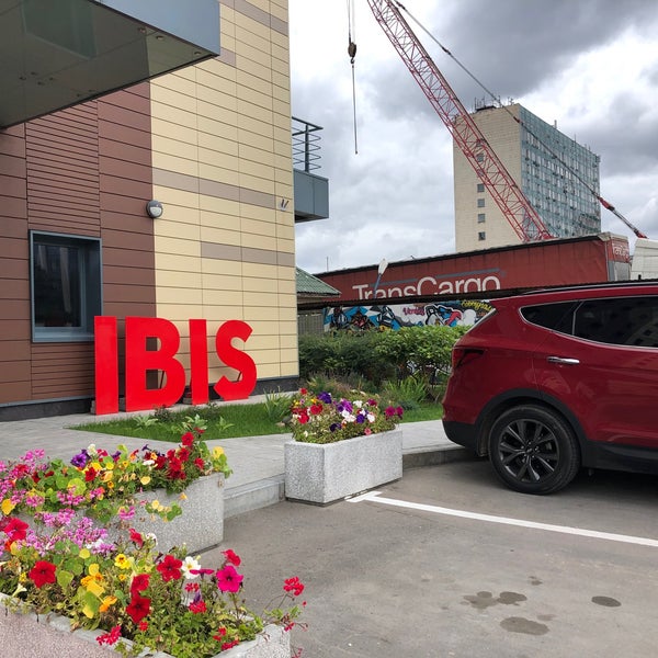Foto diambil di Ibis oleh Evgeny B. pada 8/5/2019