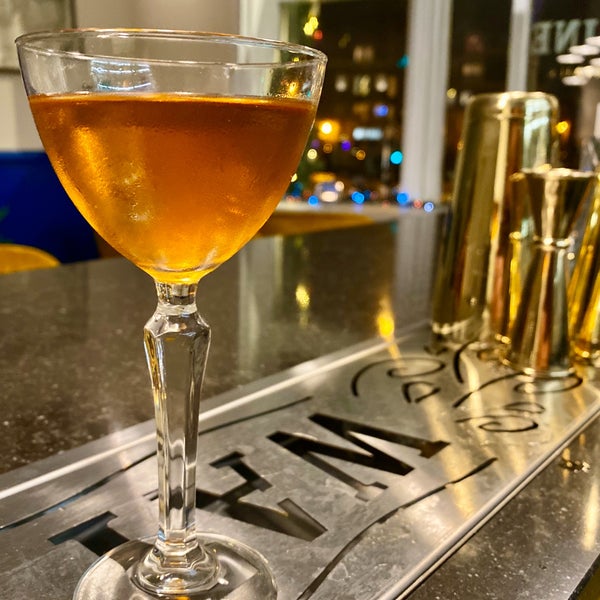 Das Foto wurde bei Waterline Coffee &amp; Cocktails von Evgeny B. am 12/12/2019 aufgenommen