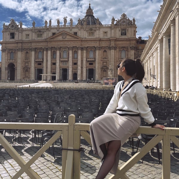Foto diambil di Negara Kota Vatikan oleh Rozitasw pada 3/17/2024