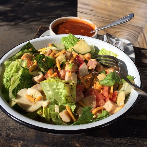 Foto tirada no(a) GreenStreets Salads por Andreea B. em 11/4/2014