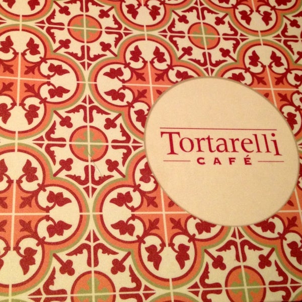 รูปภาพถ่ายที่ Tortarelli Café โดย Kamille L. เมื่อ 5/13/2013