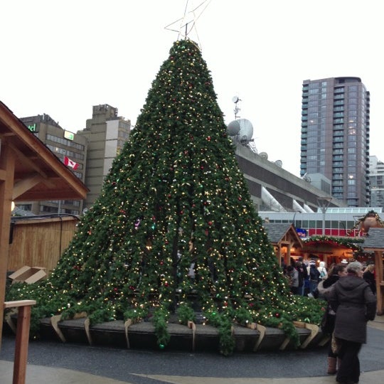 Foto tomada en Vancouver Christmas Market  por Erin L. el 12/16/2012