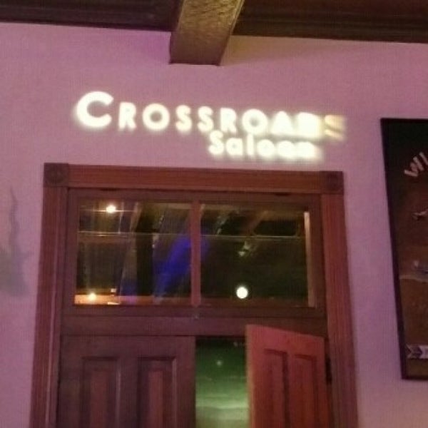 Foto tirada no(a) Crossroads Steakhouse &amp; Saloon por erin. em 2/20/2016