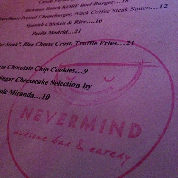 Foto tomada en Nevermind Awesome Bar &amp; Eatery  por David M. el 3/16/2013