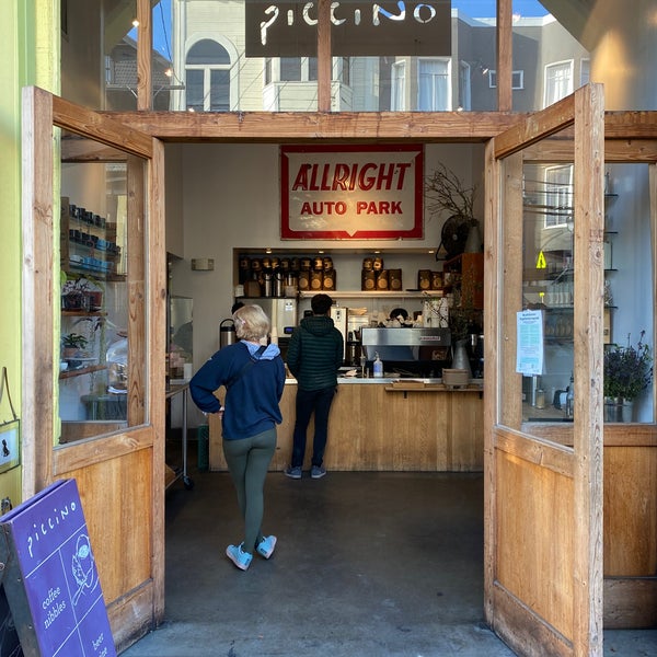 3/21/2022 tarihinde Nikolay B.ziyaretçi tarafından Piccino Cafe'de çekilen fotoğraf