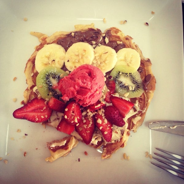 3/22/2014 tarihinde Merve A.ziyaretçi tarafından Boğazda Waffle'de çekilen fotoğraf