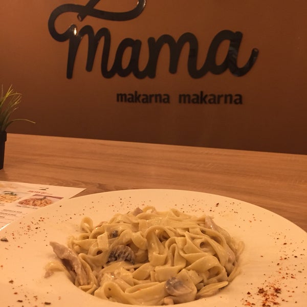 Foto tirada no(a) Mama | Makarna Makarna por Kaan Y. em 1/15/2018