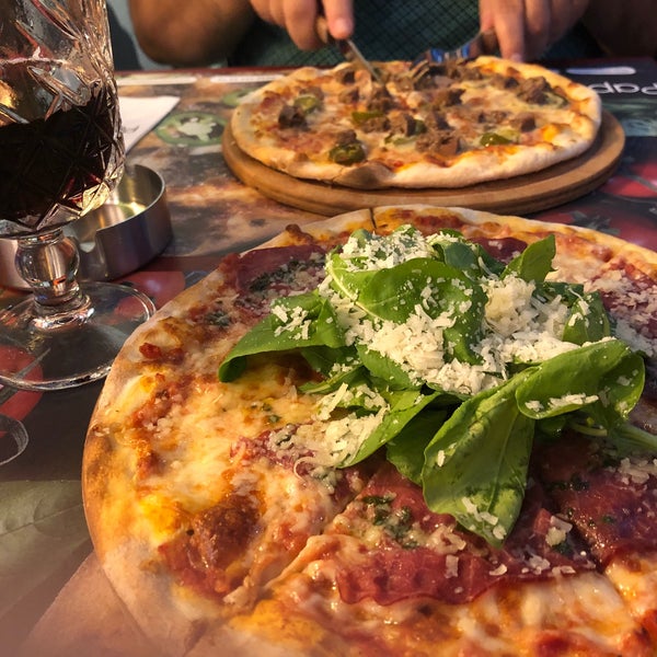 9/30/2018 tarihinde 🌺Avsar .ziyaretçi tarafından Paprica Ristorante&amp;Pizza'de çekilen fotoğraf