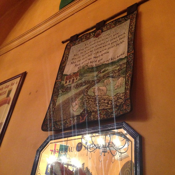 4/20/2013にSura R.がFinnegan&#39;s Irish Pubで撮った写真