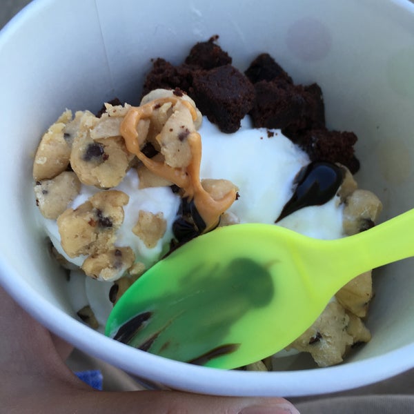 What’s the Scoop? Ice Cream Parlor in North Royalton