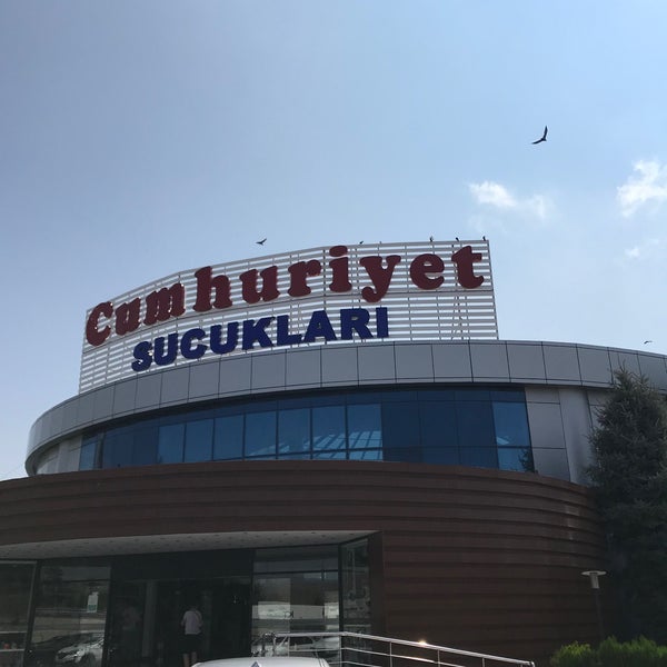 Снимок сделан в Cumhuriyet Dinlenme Tesisleri пользователем Süreyya A. 8/8/2022