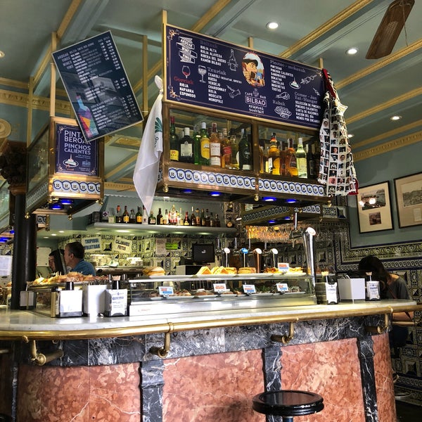 Café Bar Bilbo Tapas Restaurant in Casco Viejo