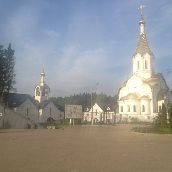 Храм Воскресения Христова в Орлецах Псков
